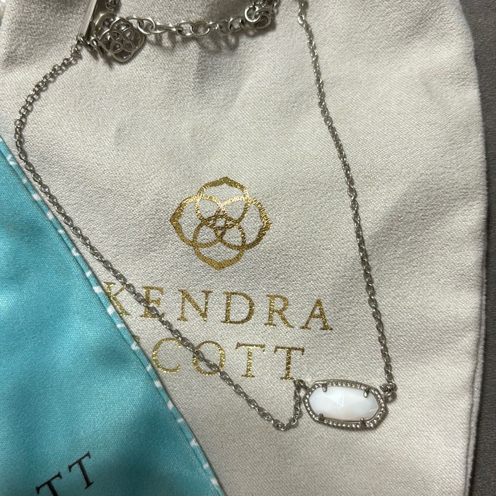Elisa Silver Pendant Necklace in Ivory Mother-of-Pearl